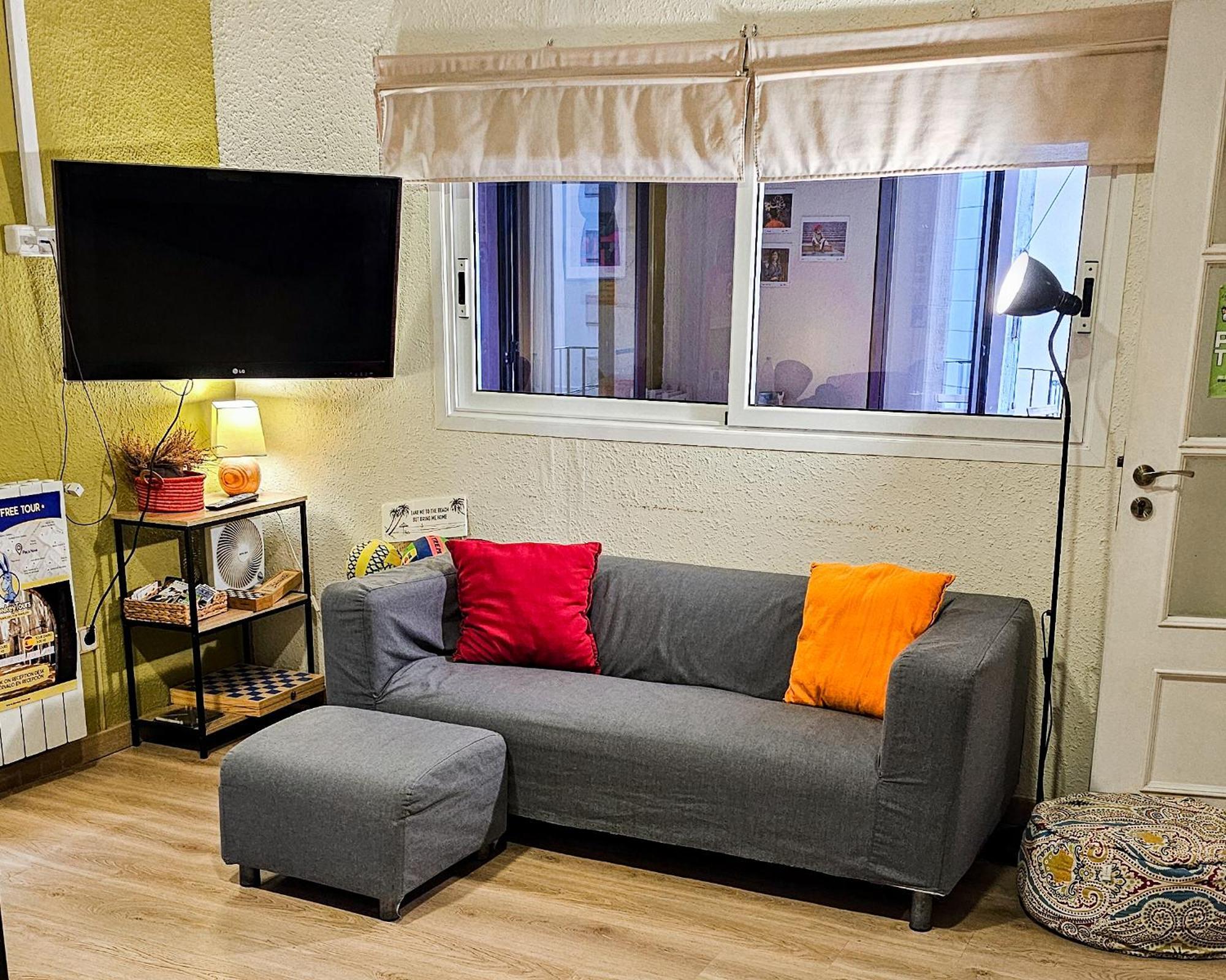Itaca Hostel Barcelona Exterior photo