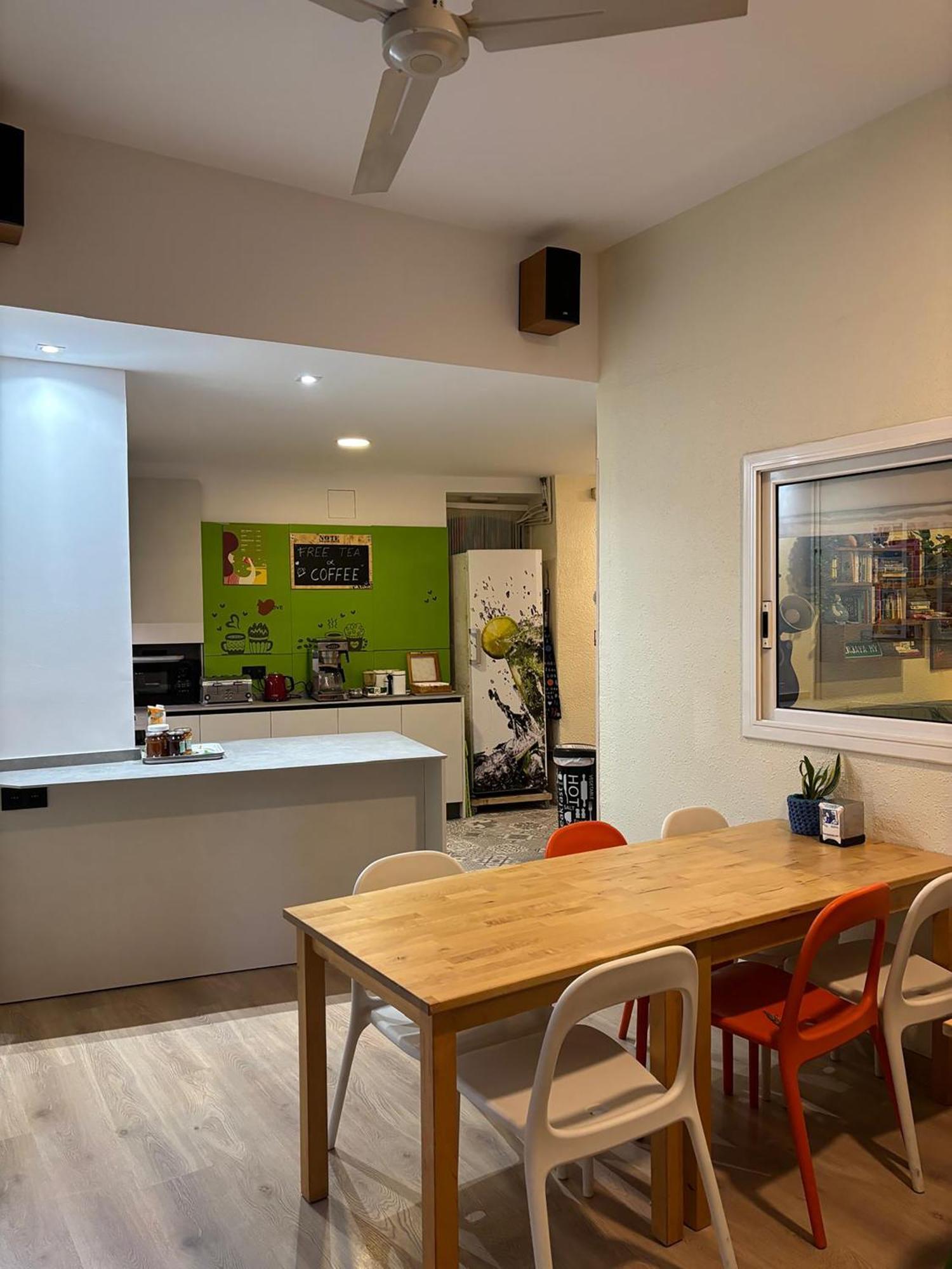 Itaca Hostel Barcelona Exterior photo
