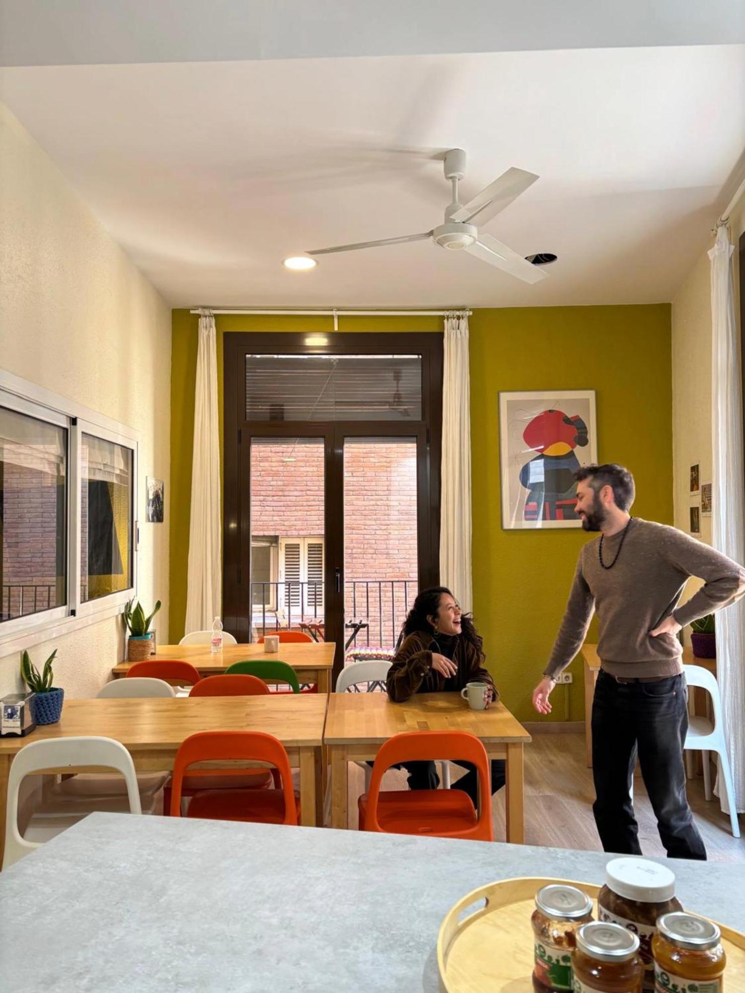 Itaca Hostel Barcelona Exterior photo