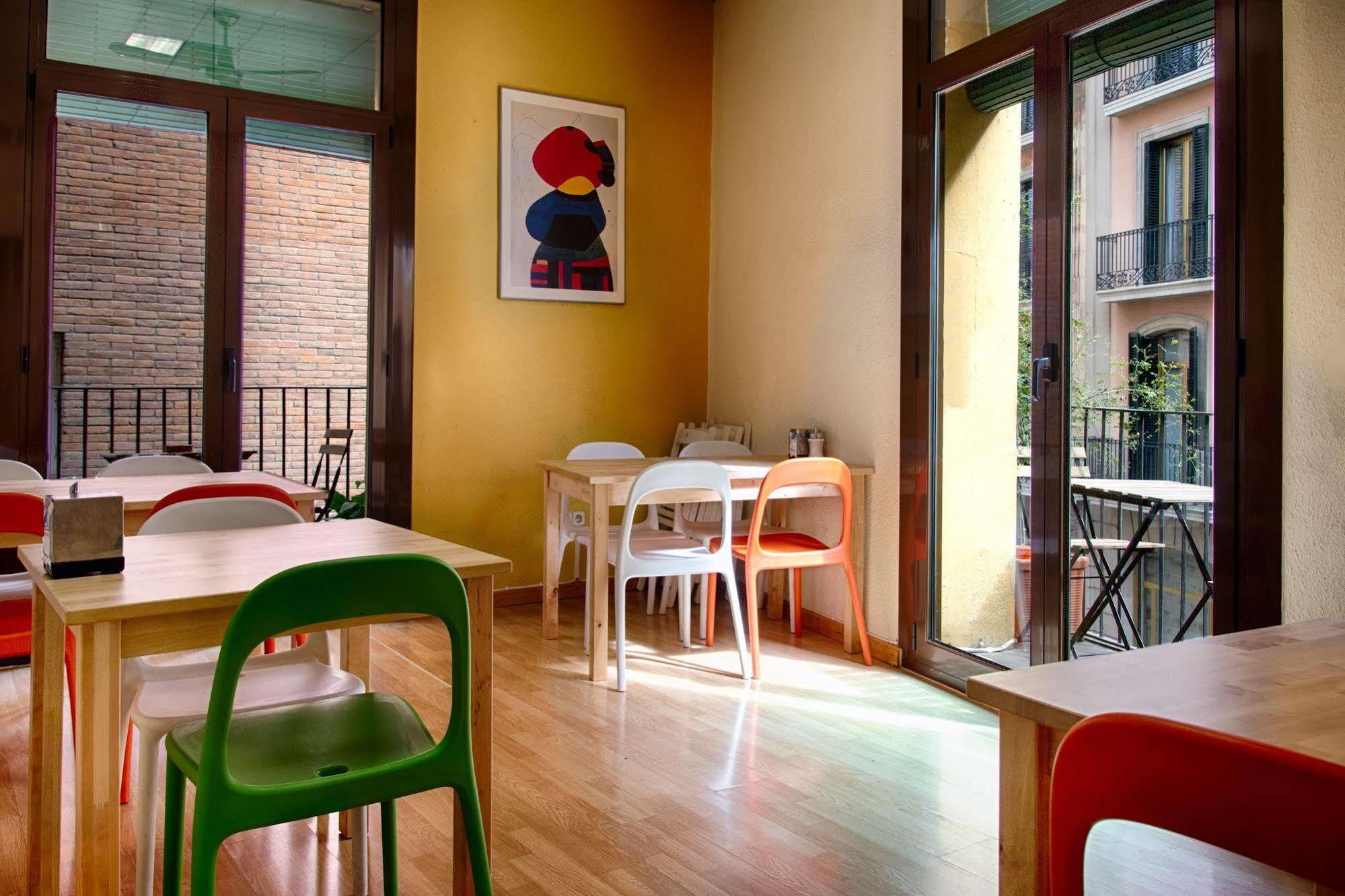 Itaca Hostel Barcelona Exterior photo