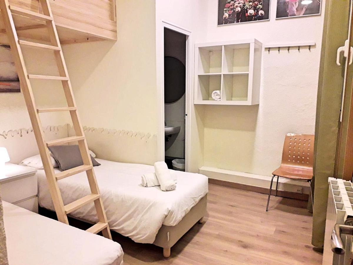Itaca Hostel Barcelona Exterior photo
