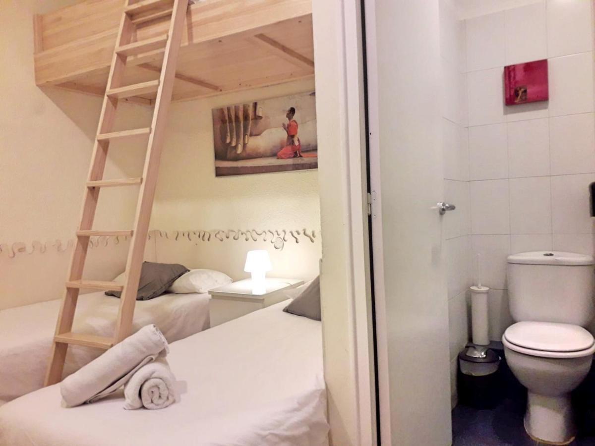 Itaca Hostel Barcelona Exterior photo